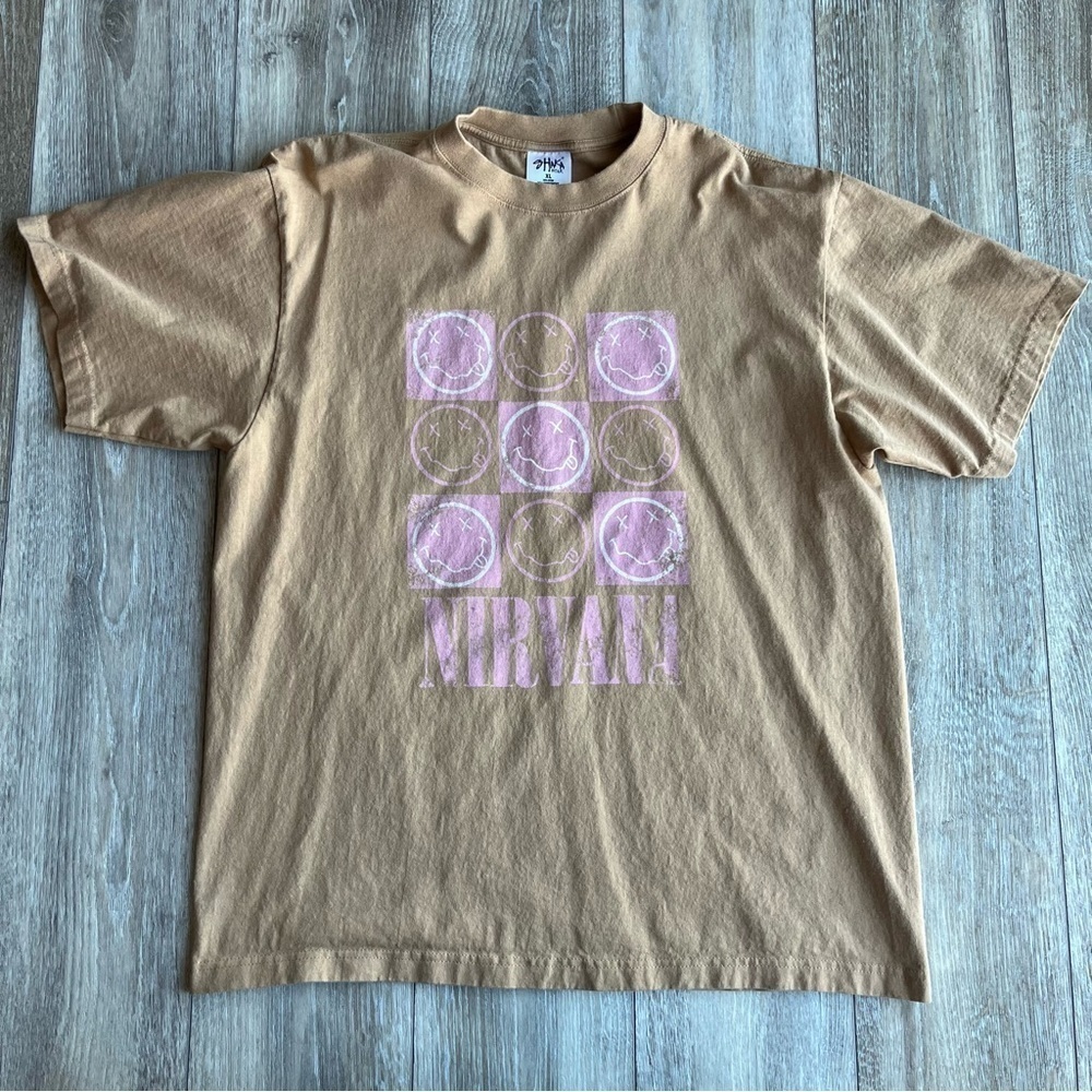 Nirvana T-shirt Size XL Tan Pink Women’s Heavyweight Tee
